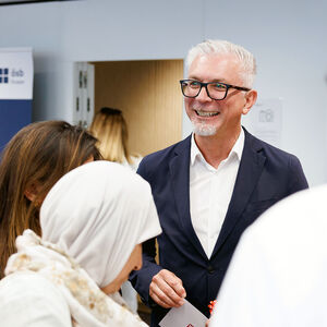 Davor Sertic, Spartenobmann für Transport und Verkehr und Botschafter für Integration der WKÖ in der Wirtschaftskammer Wien, bei der ÖIF-Karriereplattform