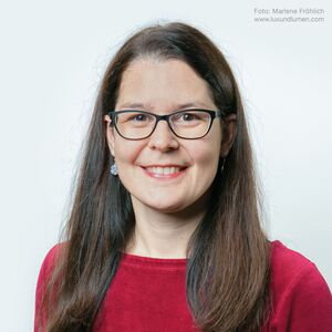 Portraitbild von Christina Enichlmair von der KMU Forschung Austria: "Die Rückgänge im Bau sind nun auch voll im Ausbaugewerbe angekommen."