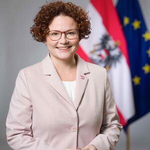 Portrait von Energie-Staatssekretärin Elisabeth Zehetner