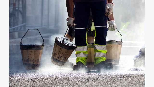 Baustelle Bau asphalt bodenversiegelung mitarbeiter arbeiter strasse strassenbau