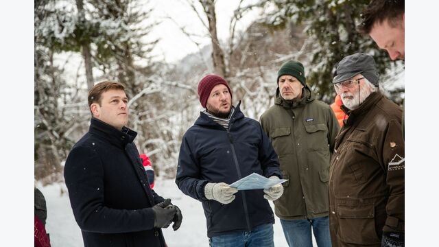 Protest in Molln: Bürger demonstrieren gegen Windräder in den Wäldern des Waldviertels.
