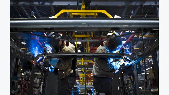 Schweißarbeit in der Automobilindustrie