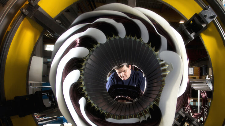 Bau von elektronischen Motoren bei ELIN in Weiz. Green-Tech-Betriebe sorgen für Klimaschutz und Wachstum.