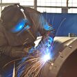 schweißer, schweißen, schweißarbeiter, schweissen, schweisser, handwerker, industrie, arbeiter, arbeitsplatz, arbeitssicherheit, fabrik, funken, funkenflug, handwerk, metallarbeiter, metaller, schlosser, sicherheit, stahl, stahlarbeiter, stahlindustrie, strom, verbindung, verbrennen, beruf, genossenschaft, unfall, gefährlich, gefahr, feuer, metall, technologie, metallindustrie, maschinenbau, industriearbeiter, baustelle, business, werkstatt, schweißgerät, meister, verarbeitung, herstellung, verbinden, eisen, werkzeug, metallbau, job, konstruktion, gewerkschaft, monteur