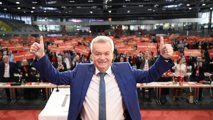 Der steirische Landeshauptmann-Stellvertreter ﻿Anton Lang wird mit seinen Infrastruktur-Themen positiv als Gestalter wahrgenommen. Er ﻿geht als Spitzenkandidat der SPÖ Steiermark ins Rennen und hat Chancen auf den Landeshauptmann.