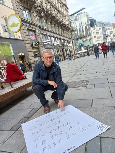 Walter Lanz bei einer Aktion am Welt-Alzheimertag
