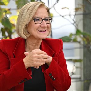 „Investitionen in Wissenschaft und Forschung sind daher nicht nur Investitionen in die Zukunft, sondern sind bereits heute ein wesentlicher Teil für die Erhaltung unseres Wohlstandes“, ist Landeshauptfrau Johanna Mikl-Leitner überzeugt.