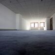 Großraumbüro, Büro, Büroraum, Zimmer, Raum, Leer, Leerstand, Umzug, Boden, Teppichboden, Fußboden, Fenster, Leere, Umziehen, Glasscheibe, Grundfläche, Schulungsraum, Licht, großraumbüro, büro, büroraum, zimmer, raum, leer, leerstand, umzug, boden, teppichboden, fußboden, fenster, leere, umziehen, glasscheibe, grundfläche, schulungsraum, licht