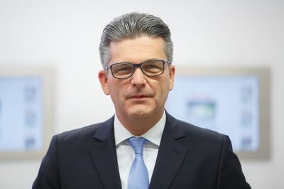 „Eine gute Breitbandanbindung ist ein Schlüsselelement für die effektive Nutzung und Entwicklung von KI-Technologien,“ ist Martin Heimhilcher, Obmann der Sparte Information und Consulting der Wirtschaftskammer Wien, überzeugt.