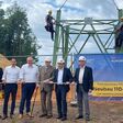 Florian Pilz, Geschäftsführer Netz Burgenland, Reinhard Czerny, Aufsichtsratsvorsitzender Netz Burgenland, CFO Burgenland Energie AG, Stephan Sharma, Vorstandsvorsitzender, CEO Burgenland Energie AG, Hans Peter Doskozil, Landeshauptmann Burgenland, Hannes Androsch, Aufsichtsratsvorsitzender EUROPTEN, Wilfried Rendl, CEO EUROPTEN, Franz Rossler, CFO EUROPTEN beim Spatenstich für die neue 110-kV-Leitung.