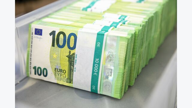 Bündel an 100-Euro-Banknoten