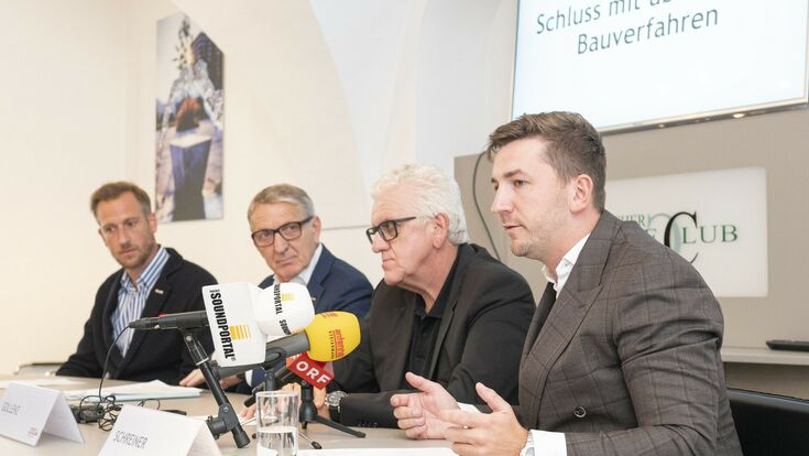 Obmann Bernhard Bauer, WK-Präsident Josef Herk, Fachgruppenobmann Gerald Gollenz und Unternehmer Hannes Schreiner machen sich für eine Novellierung des steirischen Raumordnungsgesetzes stark.