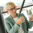 Doris Hummer, ﻿Präsidentin der Wirtschaftskammer Oberösterreich, fordert eine Hausverstandsprüfung für Gesetze und Verordnungen.
