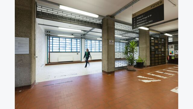 Erdgeschoss des Geschäftslokals in der ehemaligen Tabakfabrik in Linz. Sie gilt als Vorzeigeprojekt rund um Kreativwirtschaft und Innovation.
