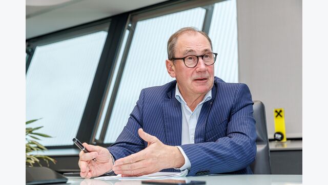 Martin Schaller, Generaldirektor der Raiffeisen-Landesbank Steiermark, beim Interview