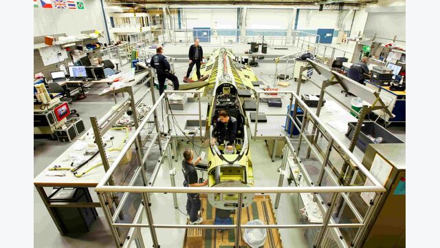 Mehrere Mitarbeiter im Rüstungs- und Technologieunternehmen Saab in Schweden.