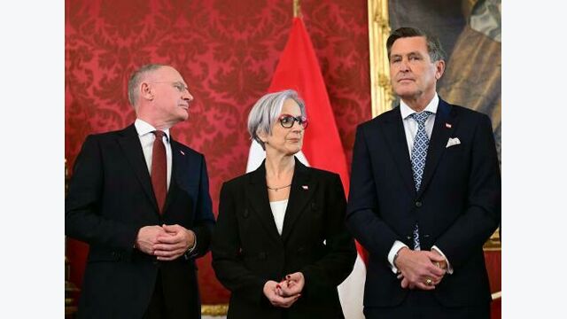 Gerhard Karner (Inneres, ÖVP), Anna Sporrer (Justiz, SPÖ), Peter Hanke (Infrastruktur und Verkehr, SPÖ) am Montag, 3. März 2025, im Rahmen der Angelobung der neuen Bundesregierung in der Präsidentschaftskanzlei in Wien.