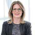 Portraitfoto von Isabel Tausendschön, neuer kaufmännischer Geschäftsführerin bei Silicon Austria Labs in Graz.