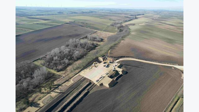 Luftaufnahme zeigt Ausbauoffensive von ImWind mit 14 Wind- und PV-Projekten.