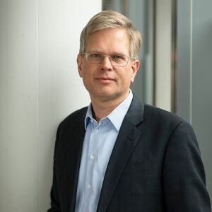 ams OSRAM-CEO Aldo Kamper im Portraitbild