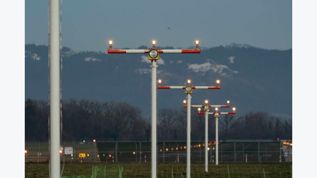 Landebefeuerungssystem am Flughafen Altenrhein in der schweiz