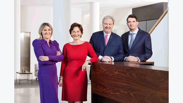 Portraitbild des Vorstandsteams der BKS Bank – v.l.n.r. Renata Maurer Nikolic, Claudia Höller, Nikolaus Juhász, Dietmar Böckmann
