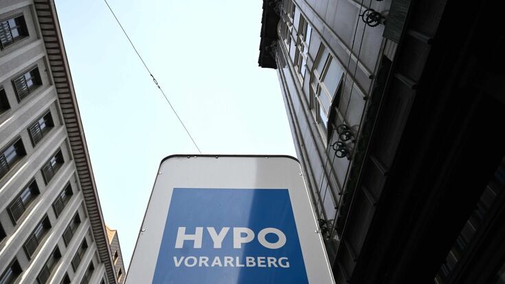 © APA/HELMUT FOHRINGER Das Logo der Hypo Vorarlberg am Wiener Firmensitz