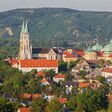 Klosterneuburg, Niederösterreich, Blick auf das Stift mit Häusern ringsum