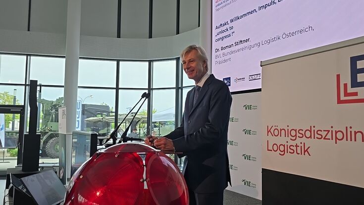 © BVL Österreich Roman Stiftner, Präsident der BVL Österreich, eröffnete den 40. Logistik Dialog 2025 am Podium.