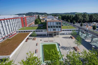 Luftansicht auf Salzburg-Standort der Porsche Austria GmbH