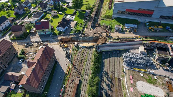Luftansicht auf Baustelle für Hochwasserschutz Unterer Tollingbach, Leoben