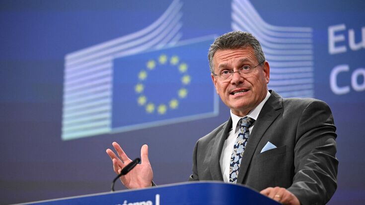 EU-Kommissar Maros Sefcovic 2024 am Rednerpult der EU.