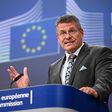 EU-Kommissar Maros Sefcovic 2024 am Rednerpult der EU.