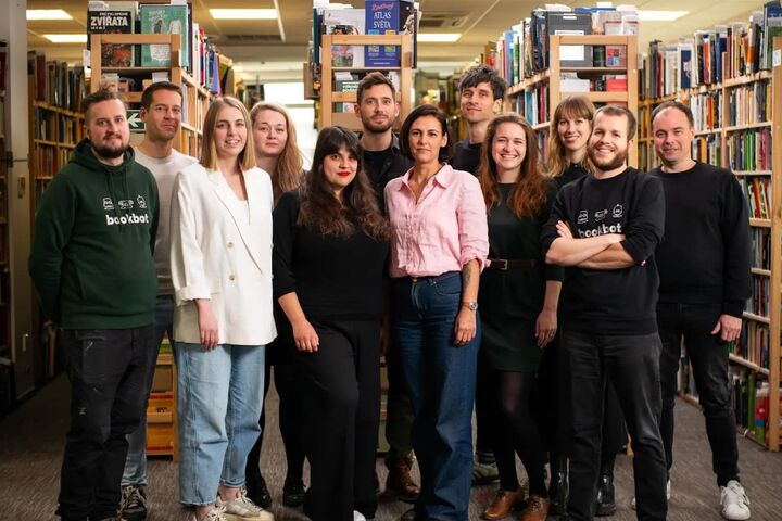 Rund 10 Leute, die das Management von Bookbot ausmachen.