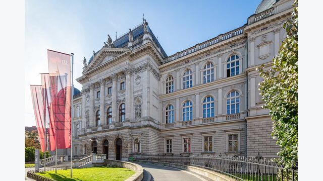 Außenansicht auf die TU Graz