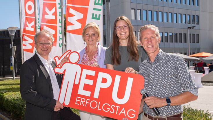 Gerhard Kienzl (Direktor-Stellvertreter WKO Steiermark), Gabi Lechner (Vizepräsentin WKO Steiermark), Martina Konrad (EPU-Beauftrage WKO Steiermark) und Oliver Zeisberger (Moderator) am EPU Erfolgstag 2025.