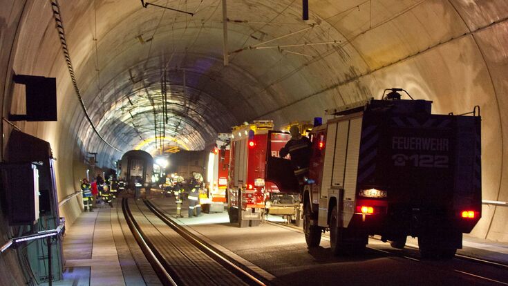 Tunnelübung von Einsatzkräften im Koralmtunnel