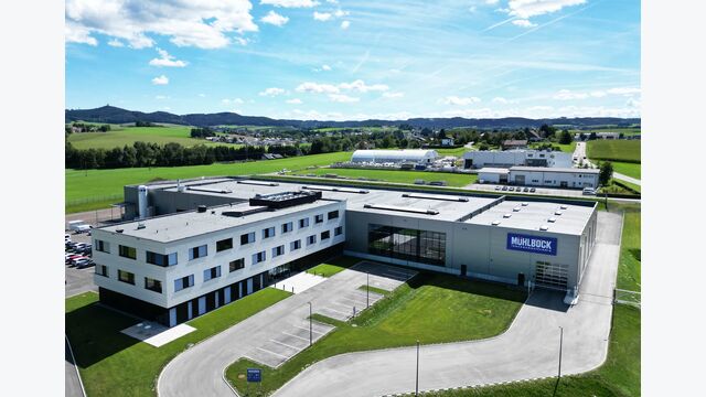 Luftansicht auf neuen Firmenstandort von Mühlböck in OÖ.