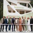 Symbolischer Banddurchschnitt bei der Campus-Eröffnung von Casablanca Hotelsoftware in Schönwies, Tirol.