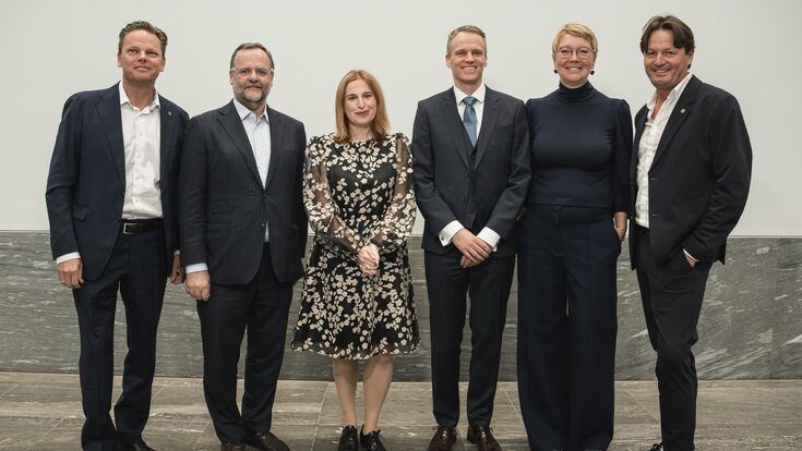 Beim 9. Tiroler Adler Forum: Christian Handl (Präsident Tiroler Adler Runde), Sepp Schellhorn (Staatssekretär für Deregulierung), Natascha Strobl (Politikwissenschaftlerin), Philipp Bagus (Ökonom), Beate Rubatscher-Larcher (Geschäftsführerin der Kaunertaler und Pitztaler Gletscherbahnen), Klaus Mark (Pressesprecher Tiroler Adler Runde).