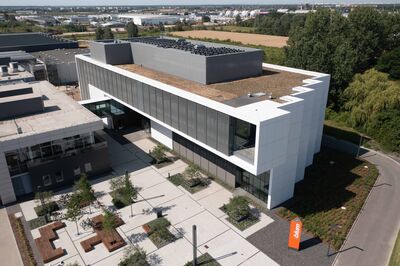 Jasin Blum w trasie fotografia wnetrz reklamowa architektury roz