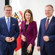 Wirtschafts- und Forschungs-Landesrat Markus Achleitner, Henrietta Egerth, Geschäftsführerin der Österreichischen Forschungsförderungsgesellschaft (FFG), und Landeshauptmann Thomas Stelzer