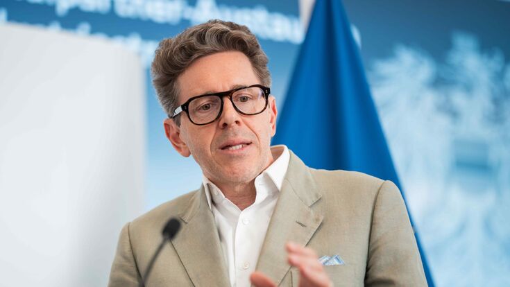 Harald Mahrer am Donnerstag, 03. Juli 2025, im Rahmen eines Doorsteps vor der Sitzung zur Industriestrategie im Wirtschaftsministerium in Wien.