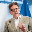 Harald Mahrer am Donnerstag, 03. Juli 2025, im Rahmen eines Doorsteps vor der Sitzung zur Industriestrategie im Wirtschaftsministerium in Wien.