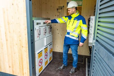 Holz Trafostation - Bedienung