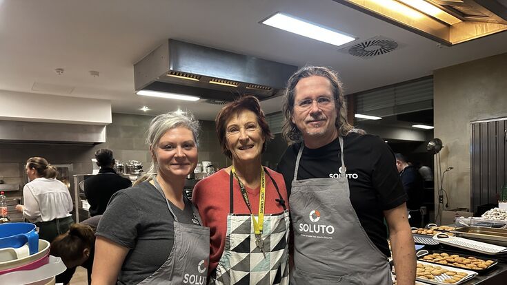 Barbara Steiner (Prokuristin SOLUTO), Veronika Kerres (Obfrau VinziRast), Martin Zagler (Gründer und Eigentümer SOLUTO)