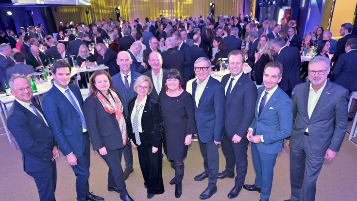 Gruppenbild der Spitzen der steirischen Landesregierung und der WKO Steiermark beim Neujahrsempfang der WKO Steiermark 2026
