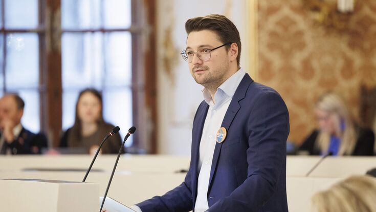Klubobmann der Neos Steiermark Niko Swatek November 2025 während einer Sitzung des Landtags Steiermark im Landhaus Graz.ABD_20251125_ABD0029.HR-1