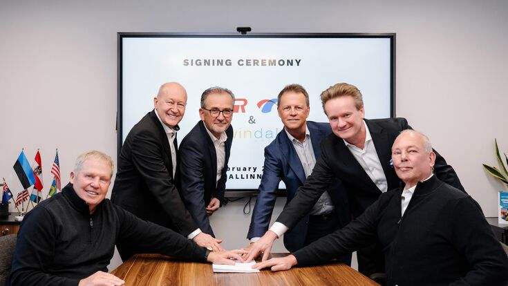bei der unterzeichnung der übernahme von windak durch rosendahl nextrom: Dan Shelander (Windak USA), Siegfried Altmann (Rosendahl Nextrom CEO), Johann Jäkel
(Rosendahl Nextrom, Business Unit Director), Staffan Edström (früherer Windak CEO), Georg Knill (Rosendahl Nextrom, Eigentümer), Jan Naslund (Windak, Senior Engineer)