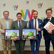 Peter Jungreithmair, MBA (GF Wels Marketing & Touristik GmbH/WBA), Bürgermeister Dr. Andreas Rabl (Stadt Wels), Wirtschaftsstadtrat Dr. Martin Oberndorfer (Stadt Wels), Mag. Hannes Lindner (Geschäftsführer von Standort + Markt) präsentieren den City Retail Report 2026